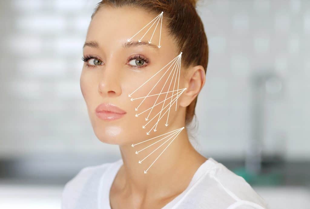 بررسی درد لیفت با نخ 